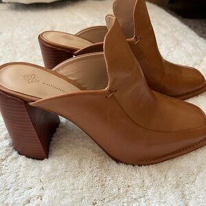 ANTONIO MELANI Tan Leather Mules